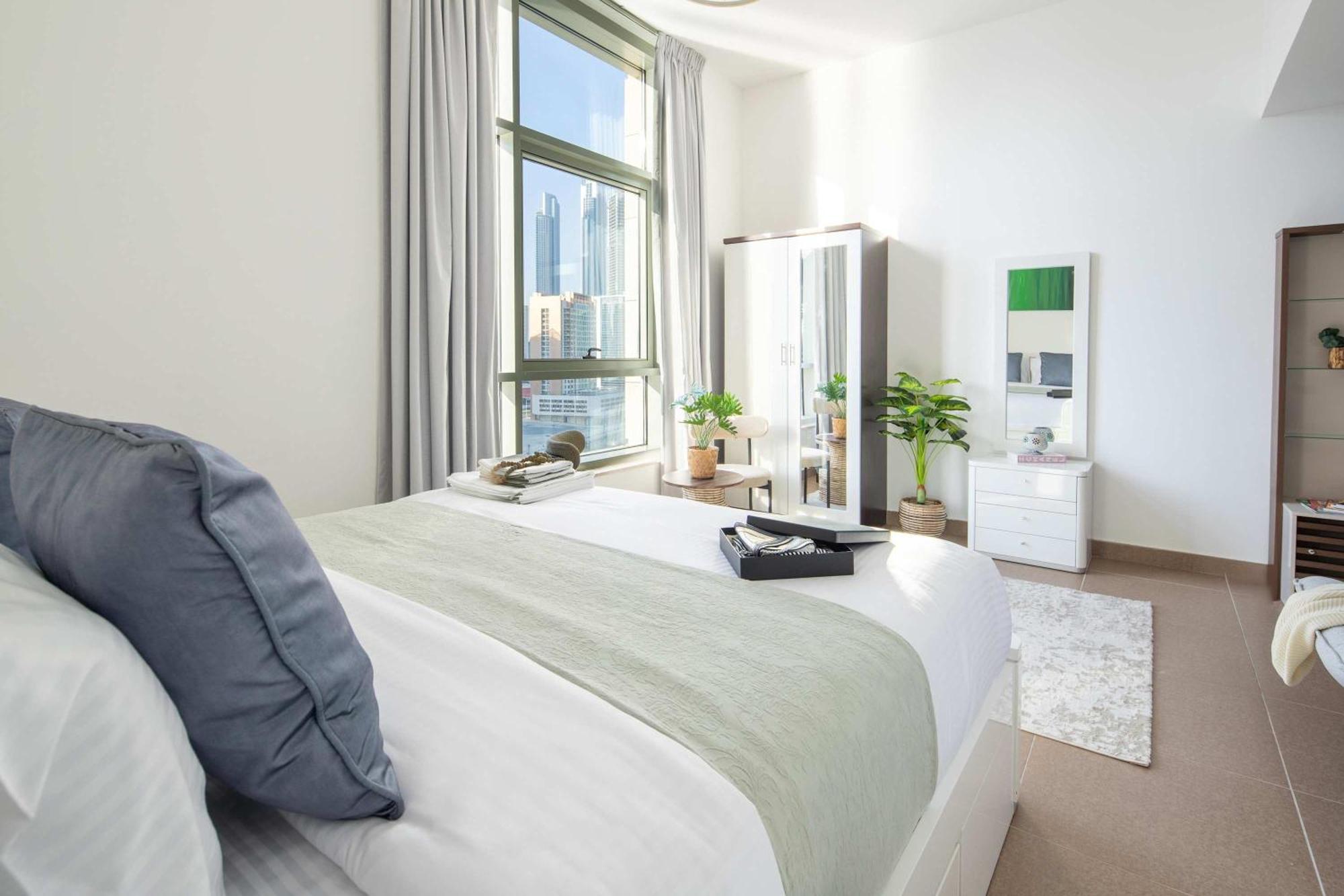 Frank Porter - Hamilton Residency Apartment *