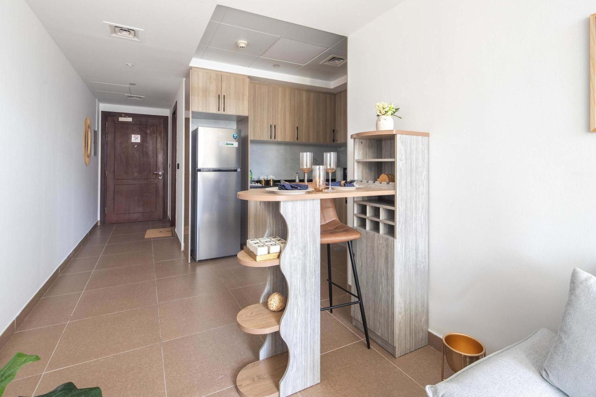 Frank Porter - Hamilton Residency Apartment Dubai