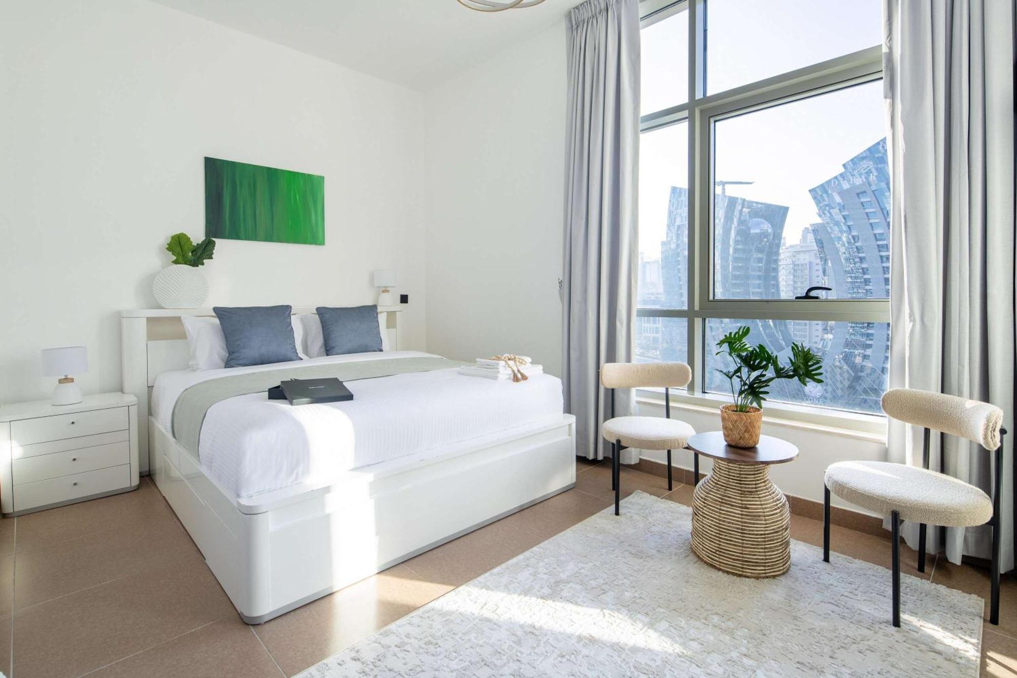 Frank Porter - Hamilton Residency * Dubai